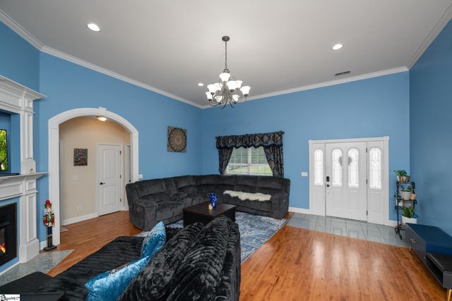 715 Tudor Lane, Boiling Springs, SC 29316