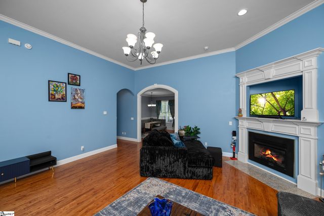 715 Tudor Lane, Boiling Springs, SC 29316