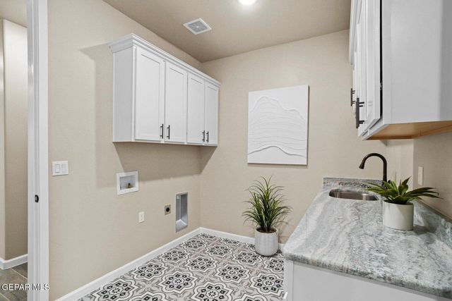 7264 Bobcat Hollow Drive, El Paso, TX 79911