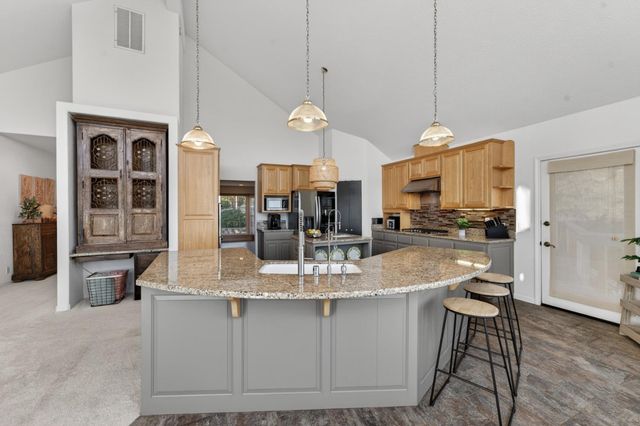 15620 Meadowlark Ln, Sutter Creek, CA 95685