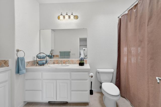 15620 Meadowlark Ln, Sutter Creek, CA 95685