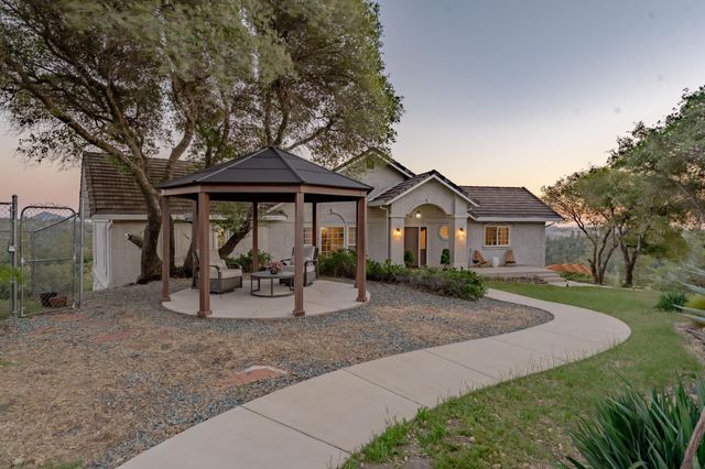 15620 Meadowlark Ln, Sutter Creek, CA 95685