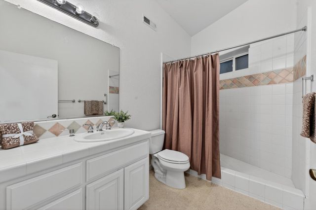 15620 Meadowlark Ln, Sutter Creek, CA 95685