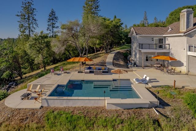 15620 Meadowlark Ln, Sutter Creek, CA 95685