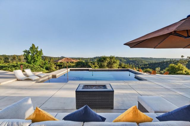 15620 Meadowlark Ln, Sutter Creek, CA 95685