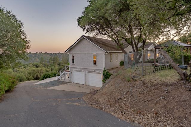 15620 Meadowlark Ln, Sutter Creek, CA 95685