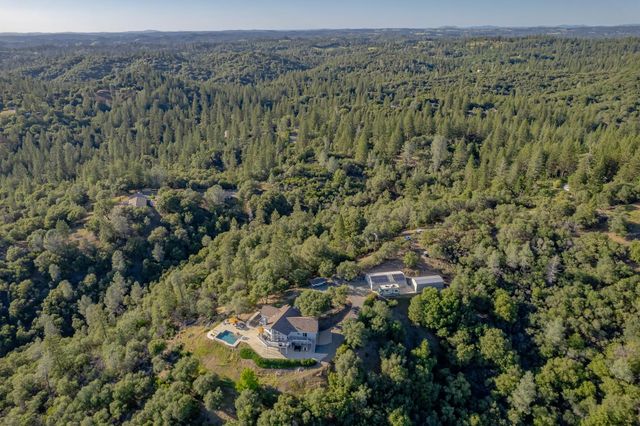 15620 Meadowlark Ln, Sutter Creek, CA 95685
