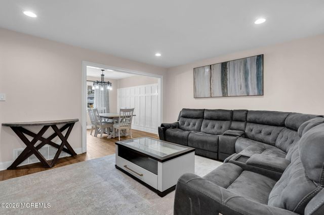 31 Brunswick Drive, Howell, NJ 07731