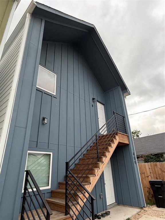 407 Calloway Street A - B, Houston, TX 77029