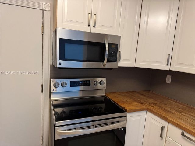 9500 W Bay Harbor Dr 7H, Bay Harbor Islands, FL 33154