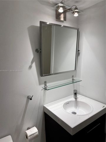 9500 W Bay Harbor Dr 7H, Bay Harbor Islands, FL 33154