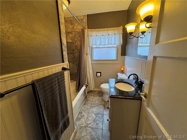 405 Kewanna Drive, Jeffersonville, IN 47130