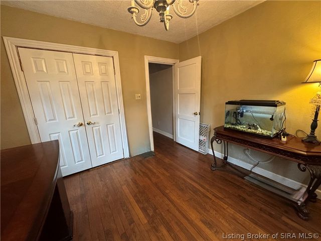 405 Kewanna Drive, Jeffersonville, IN 47130