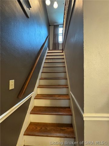 405 Kewanna Drive, Jeffersonville, IN 47130