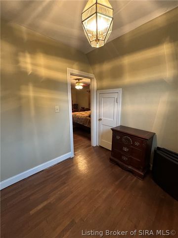 405 Kewanna Drive, Jeffersonville, IN 47130