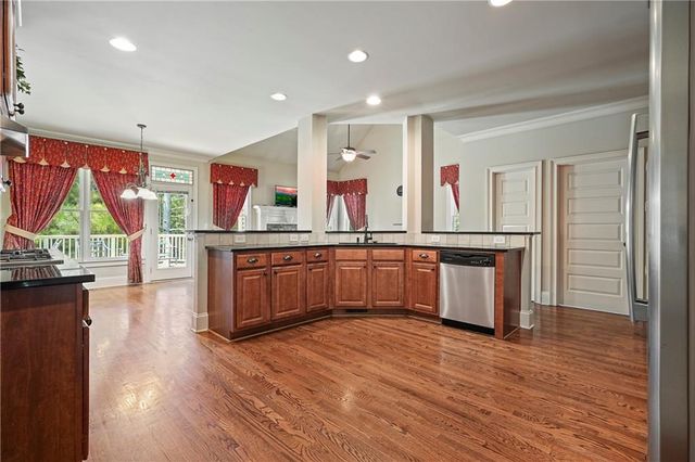 136 Trillium Lane, Acworth, GA 30101