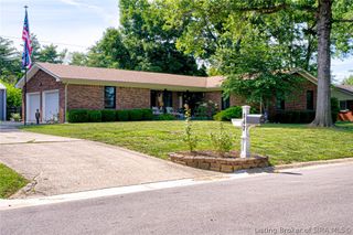 847 Beechwood Street, Sellersburg, IN 47172