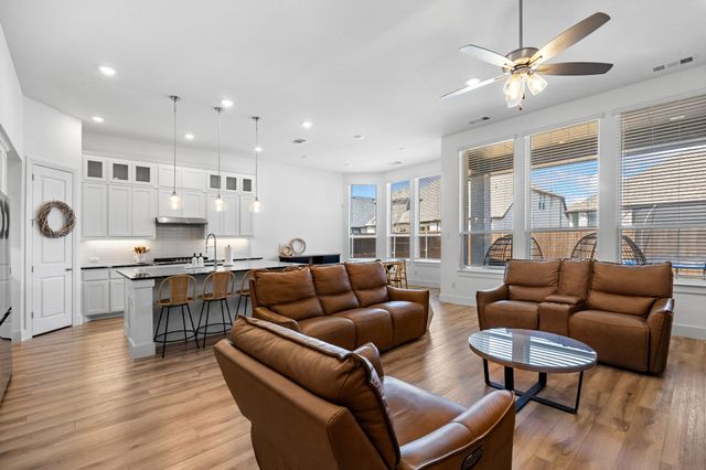 445 Lost Creek Trail, Waxahachie, TX 75165