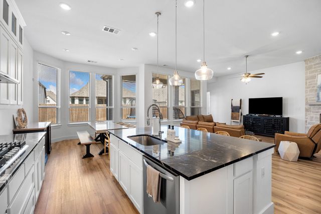 445 Lost Creek Trail, Waxahachie, TX 75165