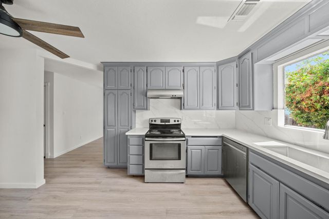 3255 Laurelhurst Dr, Rancho Cordova, CA 95670