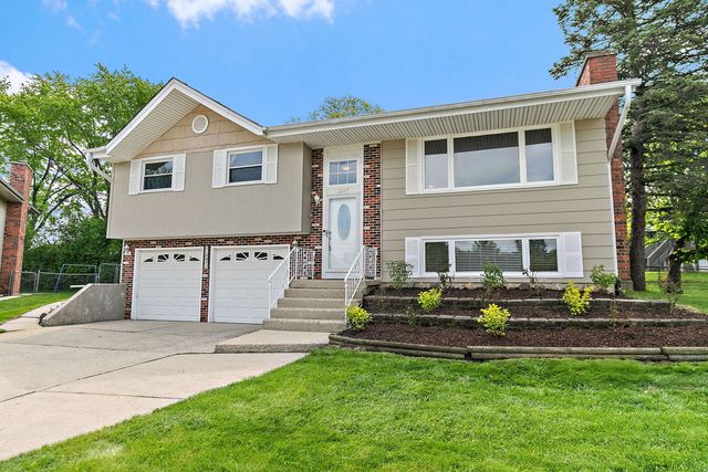 1097 Stratham Court, Schaumburg, IL 60193