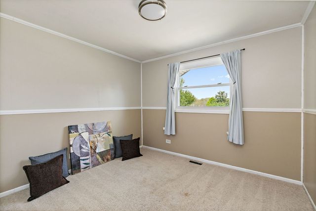 1097 Stratham Court, Schaumburg, IL 60193
