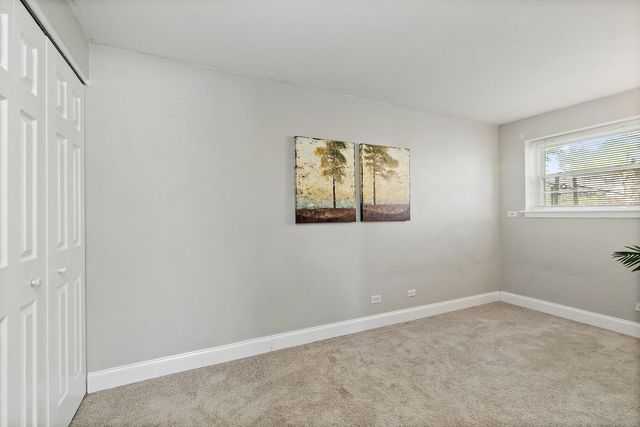 1097 Stratham Court, Schaumburg, IL 60193