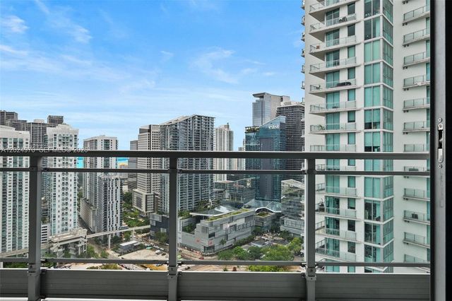 90 SW 3rd St 3810, Miami, FL 33130