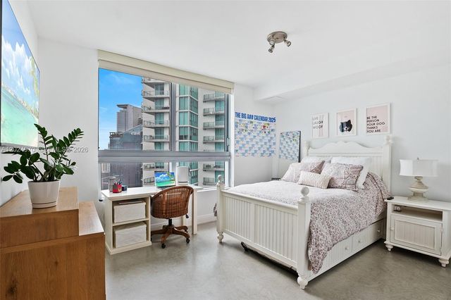 90 SW 3rd St 3810, Miami, FL 33130
