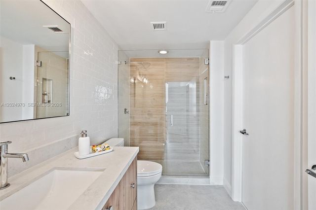 90 SW 3rd St 3810, Miami, FL 33130
