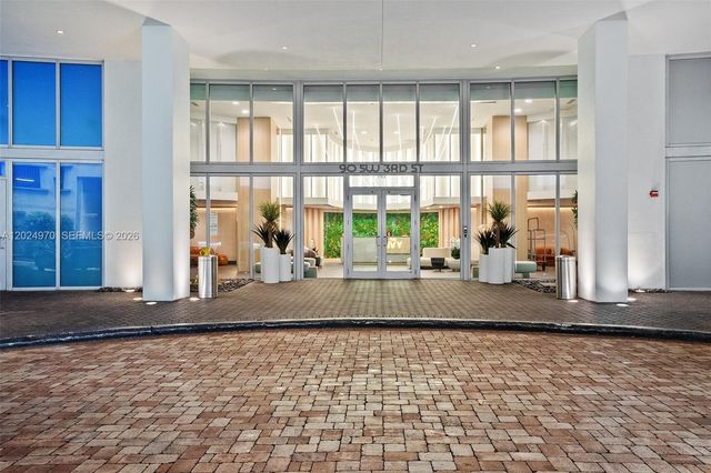 90 SW 3rd St 3810, Miami, FL 33130