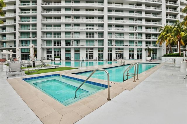 90 SW 3rd St 3810, Miami, FL 33130