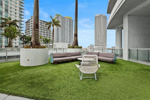 90 SW 3rd St 3810, Miami, FL 33130