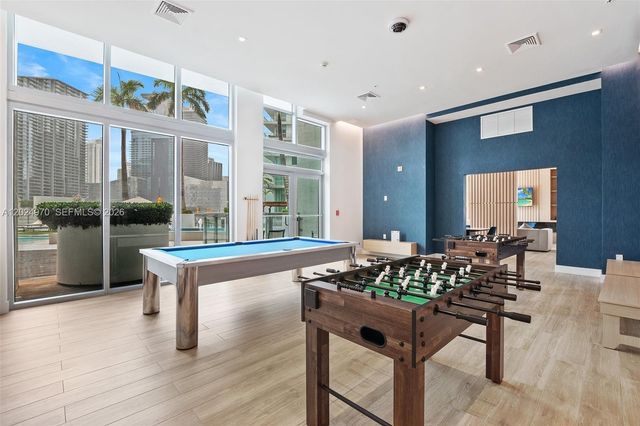 90 SW 3rd St 3810, Miami, FL 33130