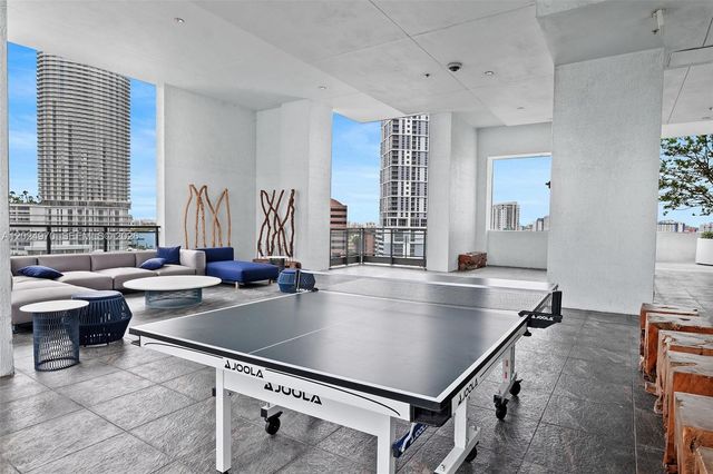 90 SW 3rd St 3810, Miami, FL 33130