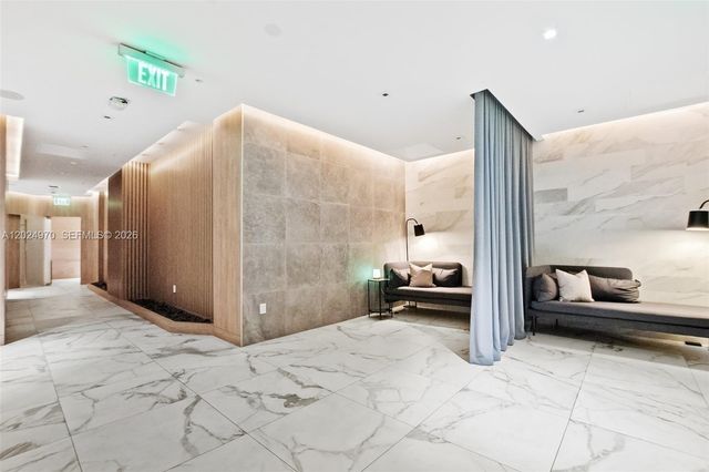 90 SW 3rd St 3810, Miami, FL 33130