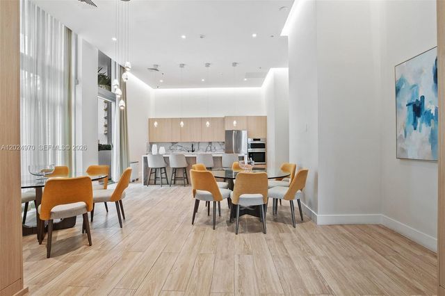 90 SW 3rd St 3810, Miami, FL 33130