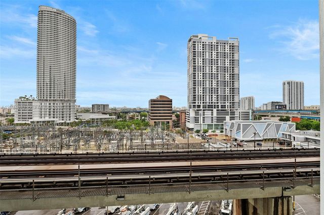 90 SW 3rd St 3810, Miami, FL 33130
