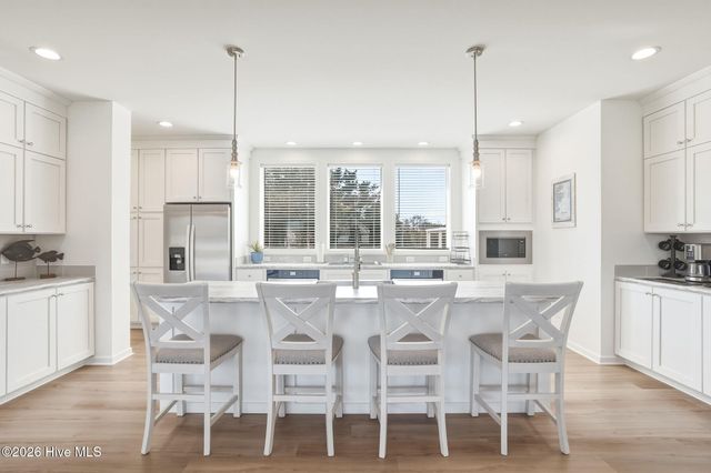 204 Nelson Street, Harkers Island, NC 28531