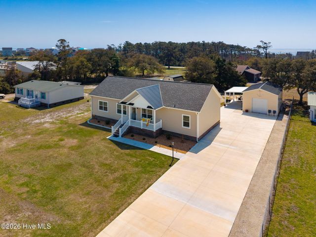 204 Nelson Street, Harkers Island, NC 28531