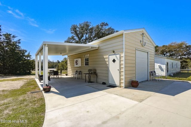 204 Nelson Street, Harkers Island, NC 28531