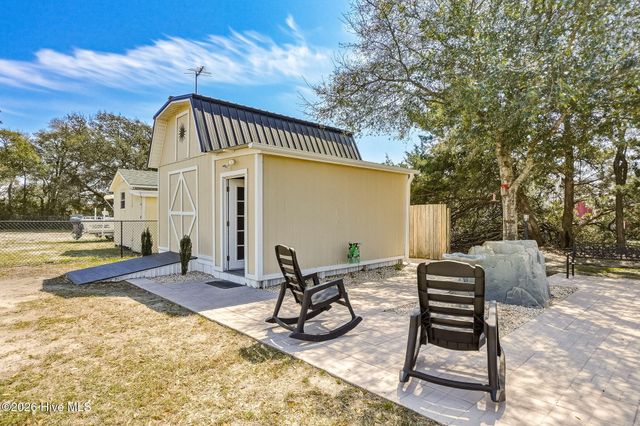 204 Nelson Street, Harkers Island, NC 28531