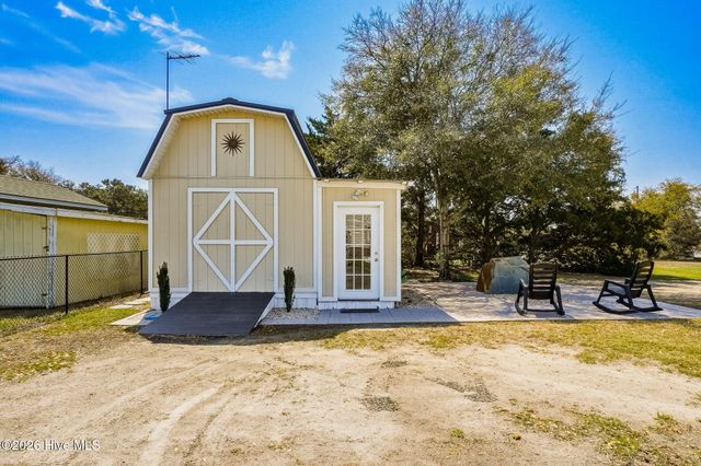 204 Nelson Street, Harkers Island, NC 28531