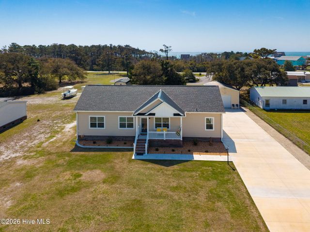 204 Nelson Street, Harkers Island, NC 28531