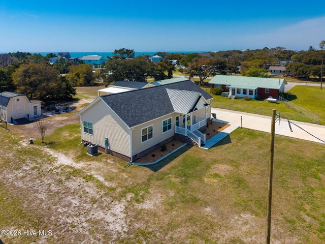 204 Nelson Street, Harkers Island, NC 28531