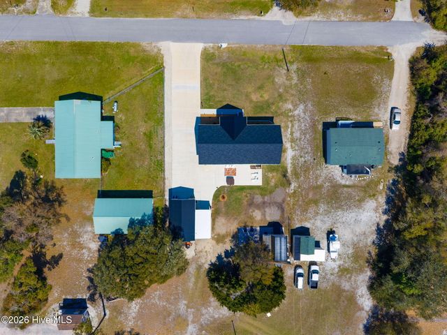 204 Nelson Street, Harkers Island, NC 28531