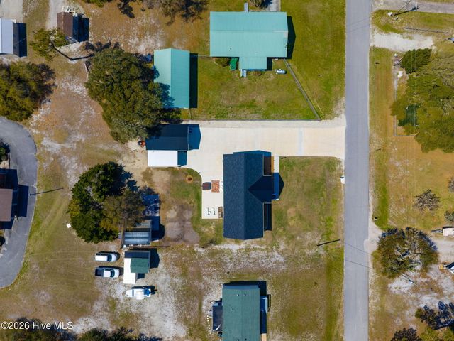 204 Nelson Street, Harkers Island, NC 28531
