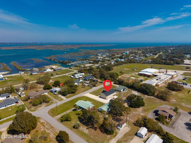 204 Nelson Street, Harkers Island, NC 28531