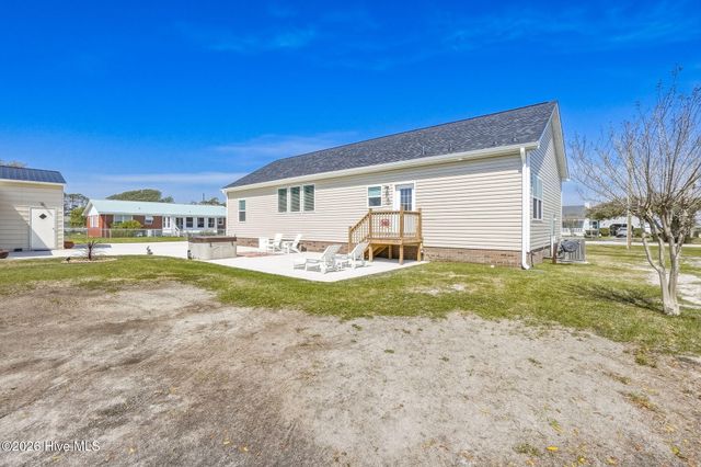 204 Nelson Street, Harkers Island, NC 28531