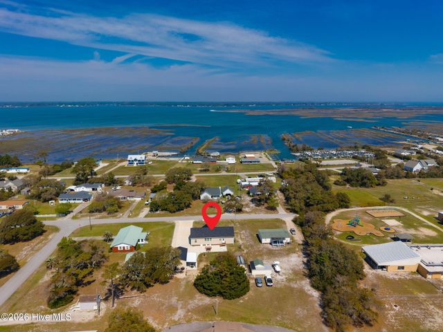 204 Nelson Street, Harkers Island, NC 28531